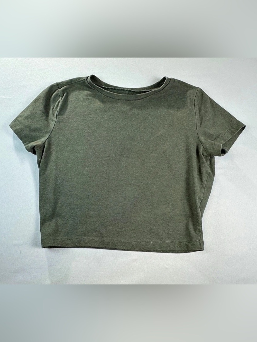 Wild Fable Short Sleeve Crewneck T-Shirt Short Sleeve Crop Tee Olive Green M